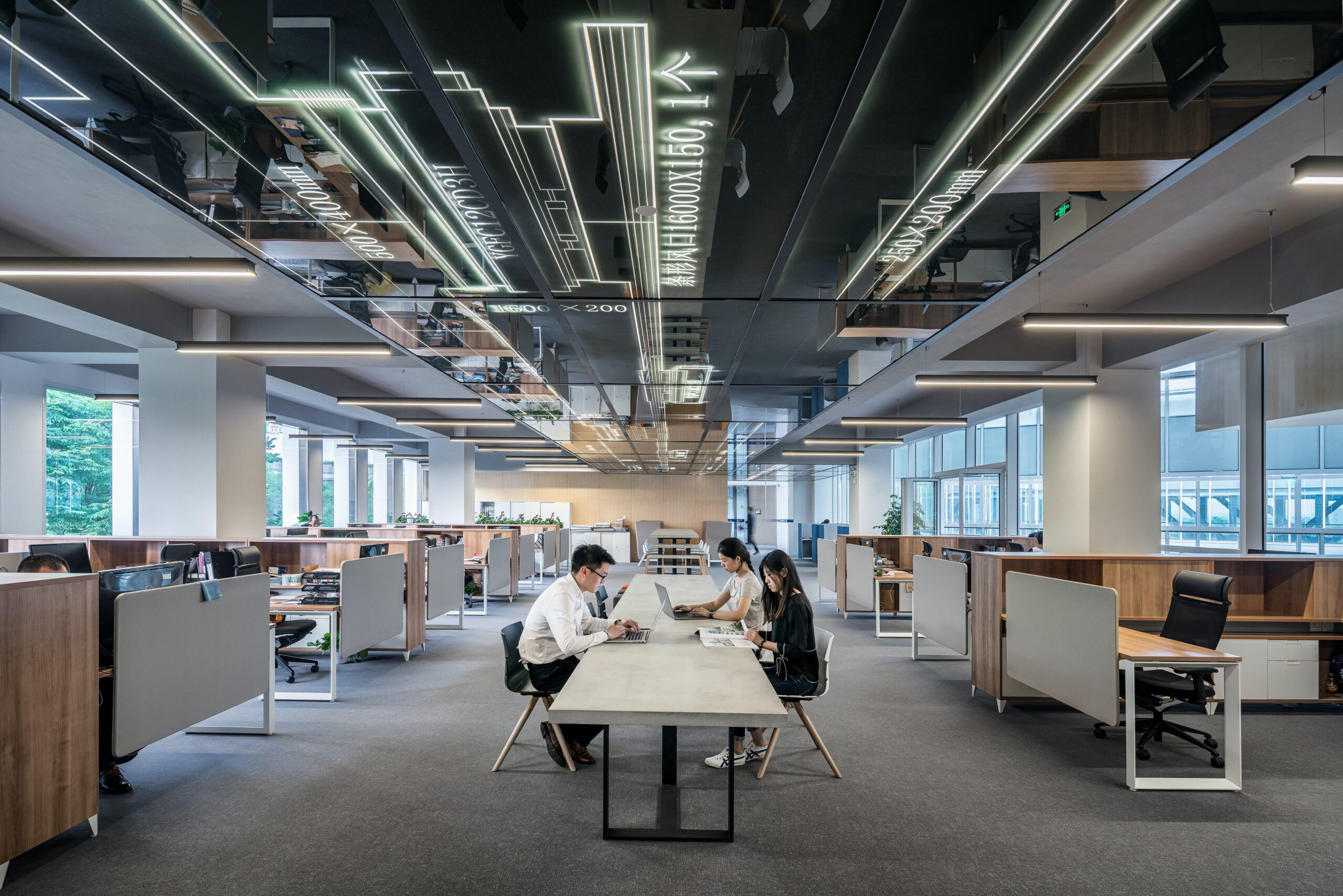 The 5 Best and 5 Worst Things About Working In-House